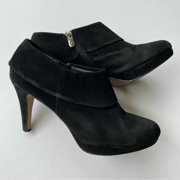 Adrienne Vittadini Women's Low Ankle Heeled Booties Size 8.5 Black Suede - Picture 2 of 9